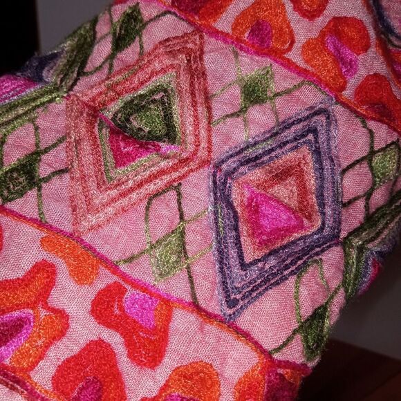 Pink Embroidered Kurti (0426) - Picture 3 of 7